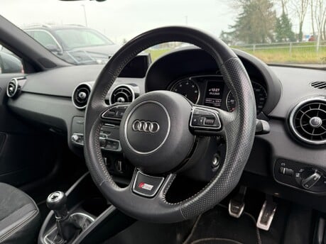 Audi A1 TFSI S LINE NAV 9