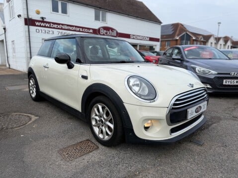 Mini Hatch COOPER 4