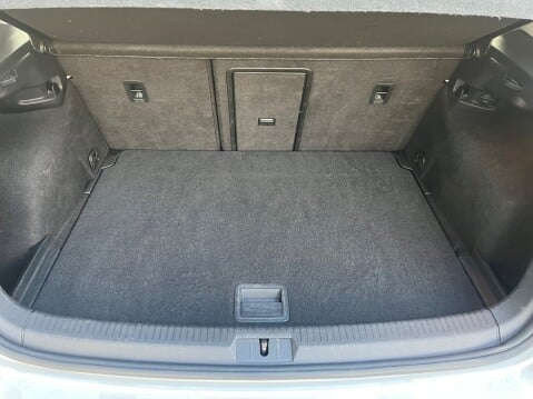 Volkswagen Golf 1.0 TSI SE NAVIGATION 6