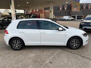Volkswagen Golf 1.0 TSI SE NAVIGATION 8