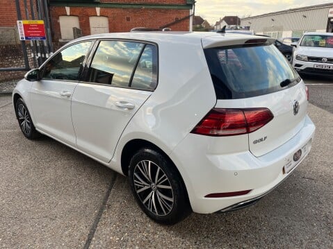 Volkswagen Golf 1.0 TSI SE NAVIGATION 11