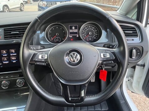 Volkswagen Golf 1.0 TSI SE NAVIGATION 13