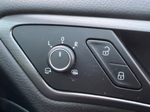 Volkswagen Golf 1.0 TSI SE NAVIGATION 27