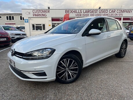 Volkswagen Golf 1.0 TSI SE NAVIGATION 