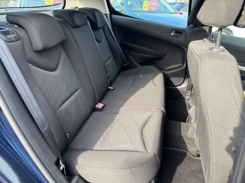 Peugeot 308 SR HDI 15