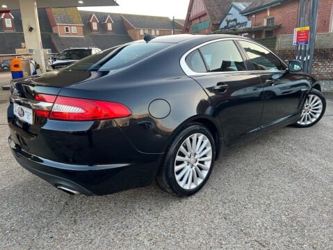 Jaguar XF 2.2D LUXURY AUTOMATIC 2