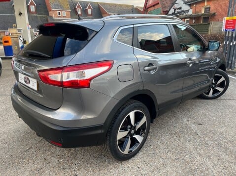 Nissan Qashqai 1.2 DIG-T N-TEC PLUS 2