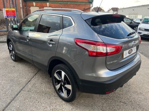 Nissan Qashqai 1.2 DIG-T N-TEC PLUS 11