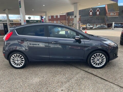 Ford Fiesta 1.6 TITANIUM AUTOMATIC 8
