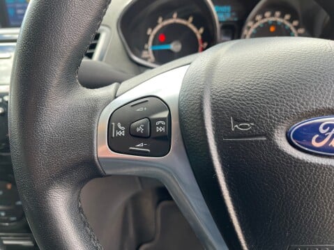 Ford Fiesta 1.6 TITANIUM AUTOMATIC 14