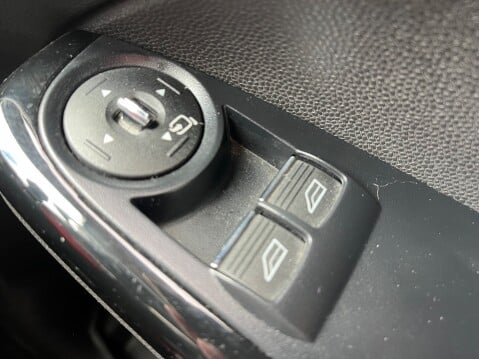 Ford Fiesta 1.6 TITANIUM AUTOMATIC 23