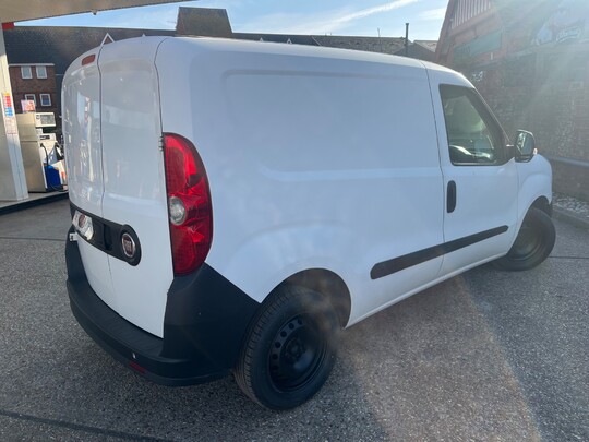 Fiat Doblo 16V MULTIJET SWB