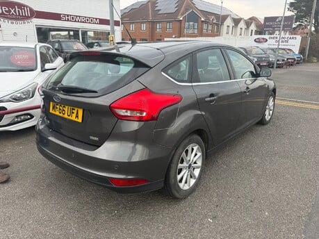 Ford Focus TITANIUM 2