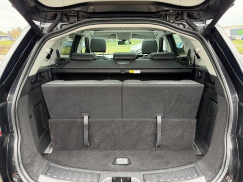 Land Rover Discovery Sport TD4 HSE LUXURY 13