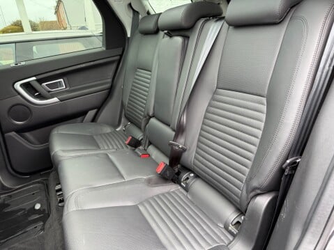 Land Rover Discovery Sport TD4 HSE LUXURY 11