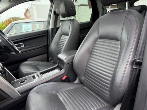 Land Rover Discovery Sport TD4 HSE LUXURY 10