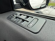 Land Rover Discovery Sport TD4 HSE LUXURY 24