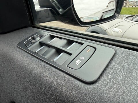 Land Rover Discovery Sport TD4 HSE LUXURY 24