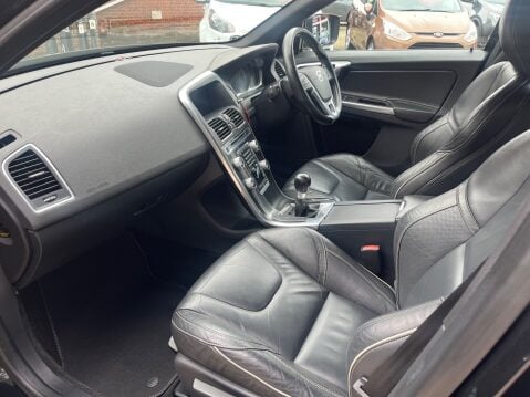 Volvo XC60 D4 R-DESIGN LUX NAV AWD 13