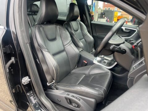 Volvo XC60 D4 R-DESIGN LUX NAV AWD 3