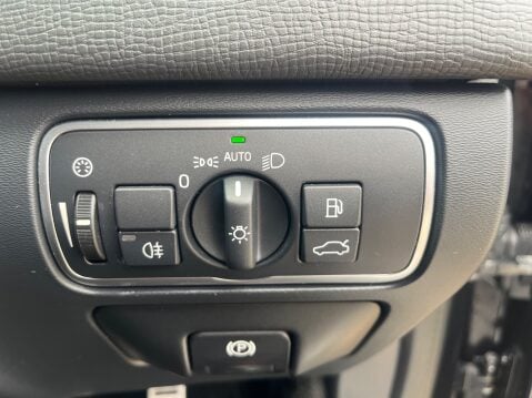 Volvo XC60 D4 R-DESIGN LUX NAV AWD 23