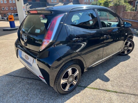 Toyota Aygo 1.0 VVT-I X-CLUSIV 2