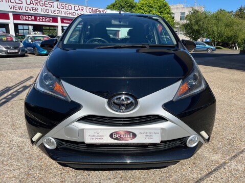 Toyota Aygo 1.0 VVT-I X-CLUSIV 9