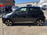 Toyota Aygo 1.0 VVT-I X-CLUSIV 10