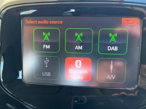 Toyota Aygo 1.0 VVT-I X-CLUSIV 16
