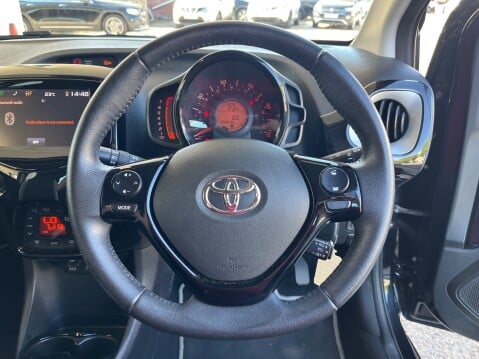 Toyota Aygo 1.0 VVT-I X-CLUSIV 12