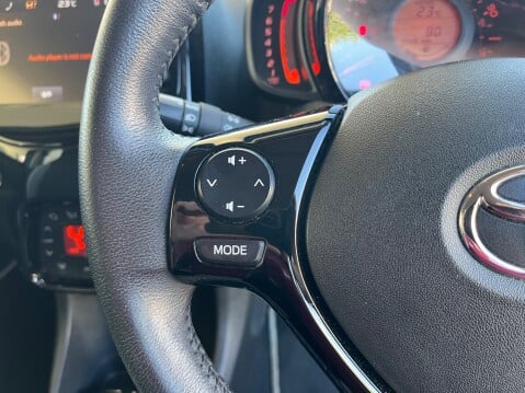 Toyota Aygo 1.0 VVT-I X-CLUSIV 13