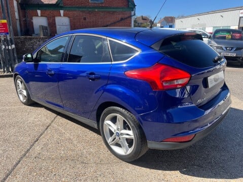 Ford Focus 1.5 TDCI ZETEC 11
