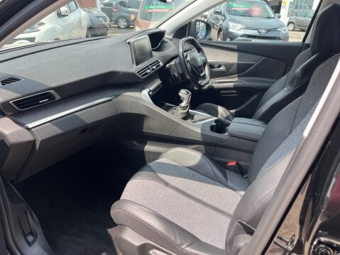 Peugeot 3008 1.2 PURETECH ALLURE 11