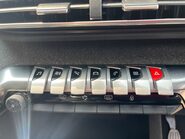 Peugeot 3008 1.2 PURETECH ALLURE 16