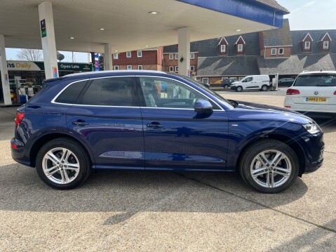 Audi Q5 2.0 TDI QUATTRO S LINE AUTOMATIC 9