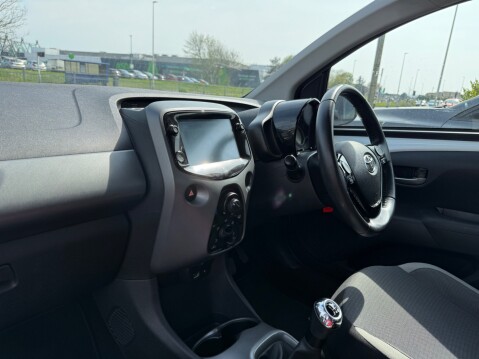 Toyota Aygo VVT-I X-PLAY TSS 8