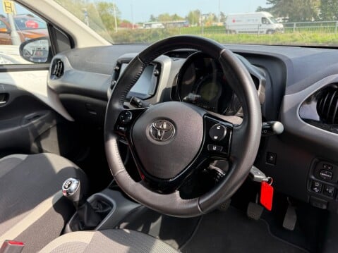 Toyota Aygo VVT-I X-PLAY TSS 9