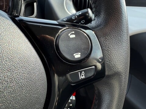 Toyota Aygo VVT-I X-PLAY TSS 18