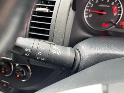 Nissan Note 1.6 TEKNA AUTOMATIC 19