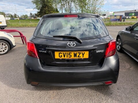 Toyota Yaris VVT-I ICON 6