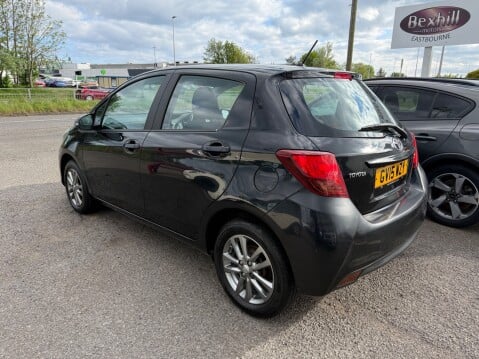 Toyota Yaris VVT-I ICON 7