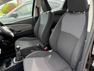 Toyota Yaris VVT-I ICON 11