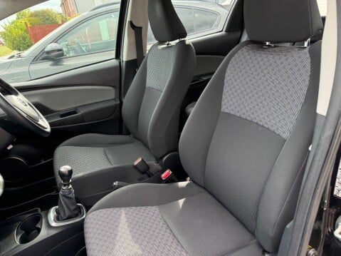 Toyota Yaris VVT-I ICON 11