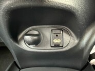 Toyota Yaris VVT-I ICON 14