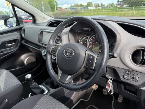 Toyota Yaris VVT-I ICON 9