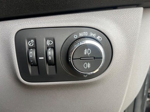 Vauxhall Corsa 1.4 SE AUTOMATIC 21