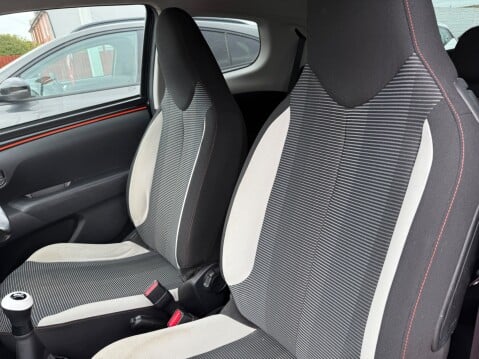 Peugeot 108 PURETECH ROLAND GARROS TOP 12