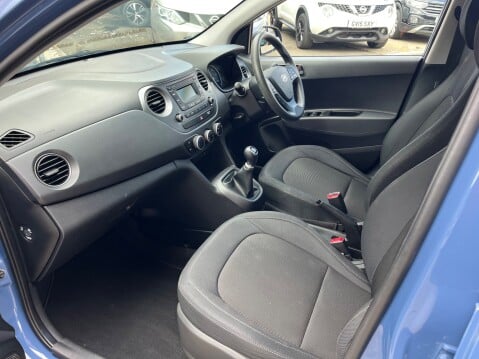 Hyundai i10 1.0 SE 12