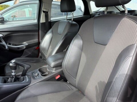 Ford Focus TITANIUM X 1.6 ECOBOOST 180 10