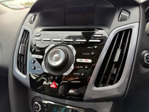 Ford Focus TITANIUM X 1.6 ECOBOOST 180 15